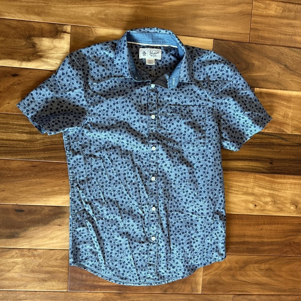 Original Penguin Blue Leaf Print Design Short Sleeve Button Down size Small